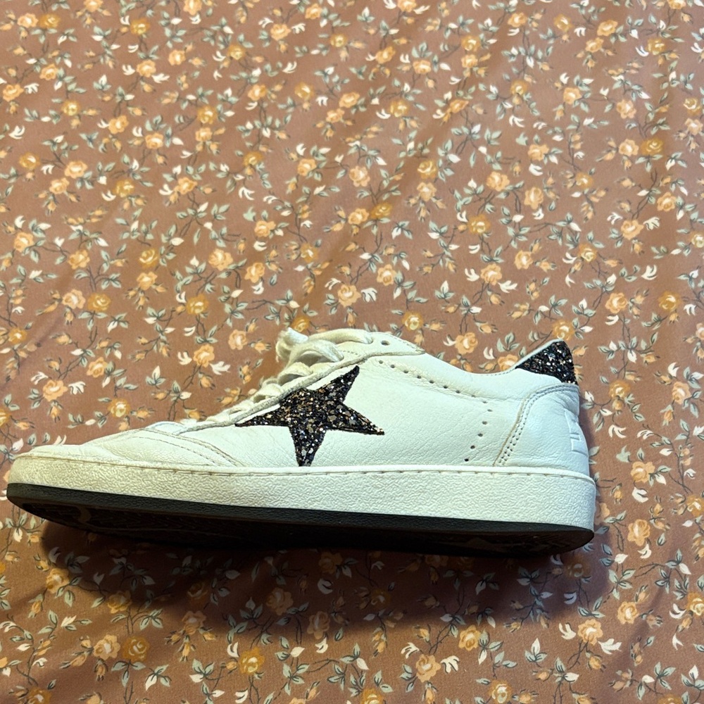 Golden Goose White Sneakers with Silver Glitter Star and Tan Sole. Like New!